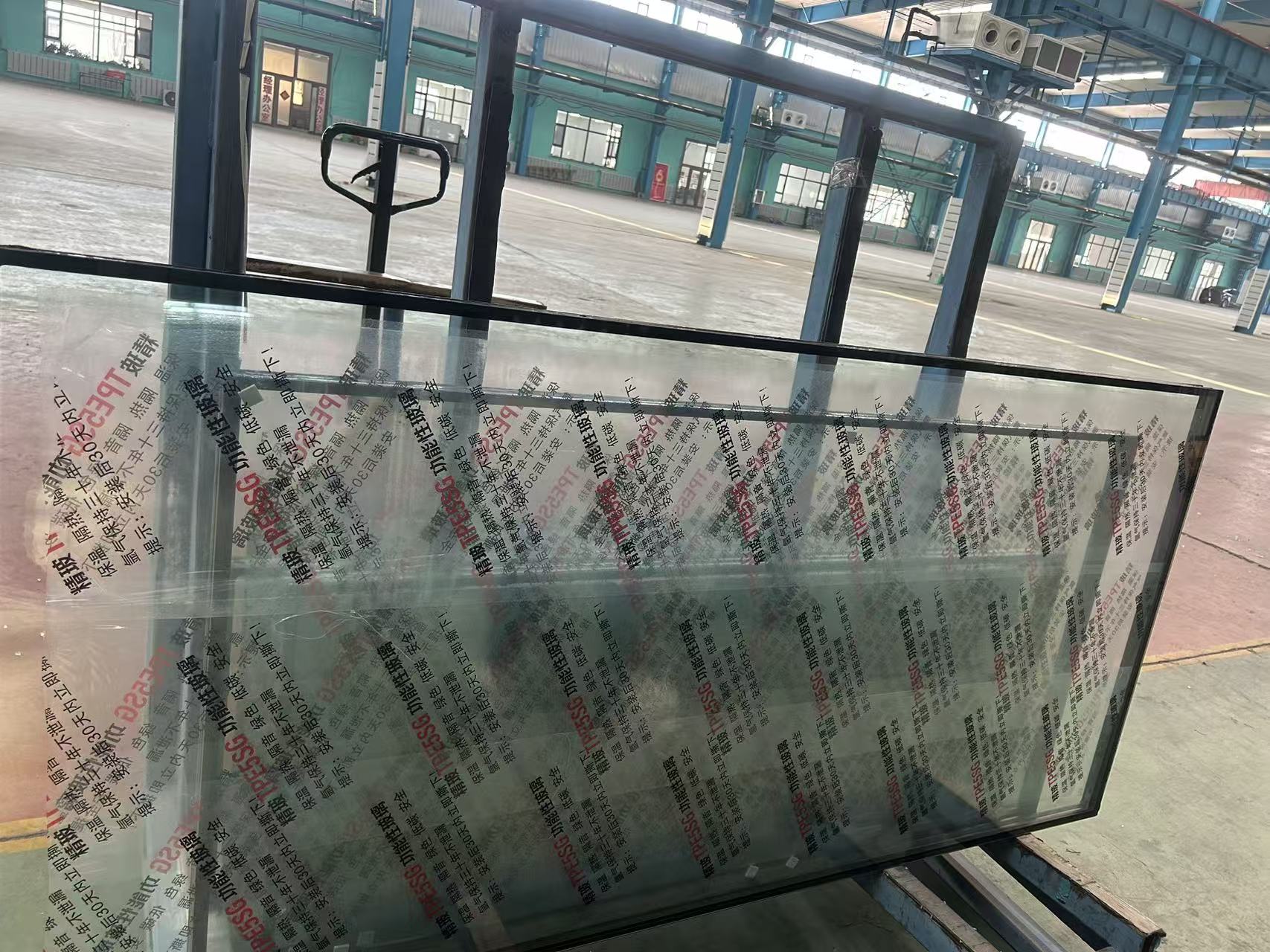 石河子市玻璃源头工厂夹层夹丝玻璃 - 厂家
