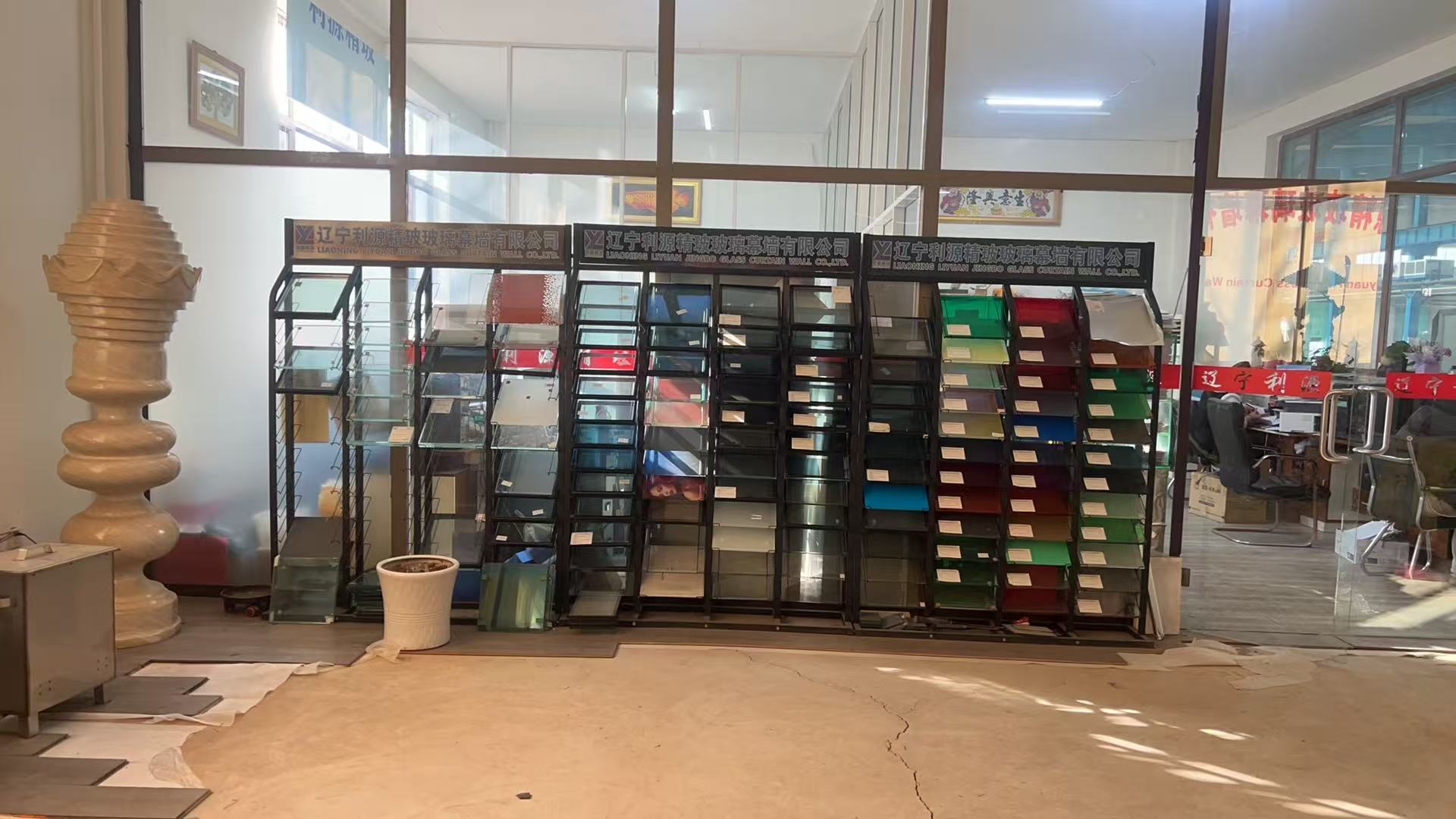 石河子市工程玻璃批量采购夹层夹丝玻璃 - 价格